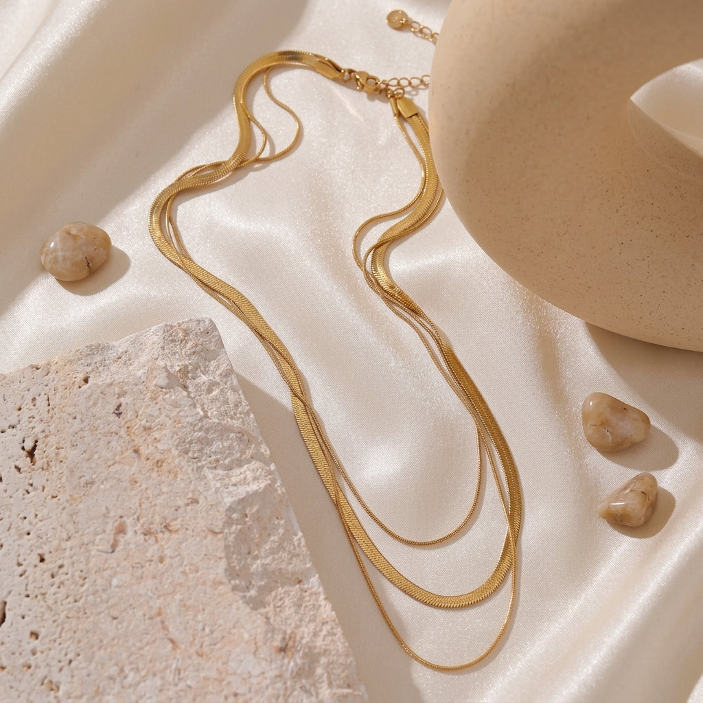 Nerina Layer Snake Kette – dreilagige Kette aus Edelstahl, vergoldet, mit breiter Schlangenkette – Ansicht 3