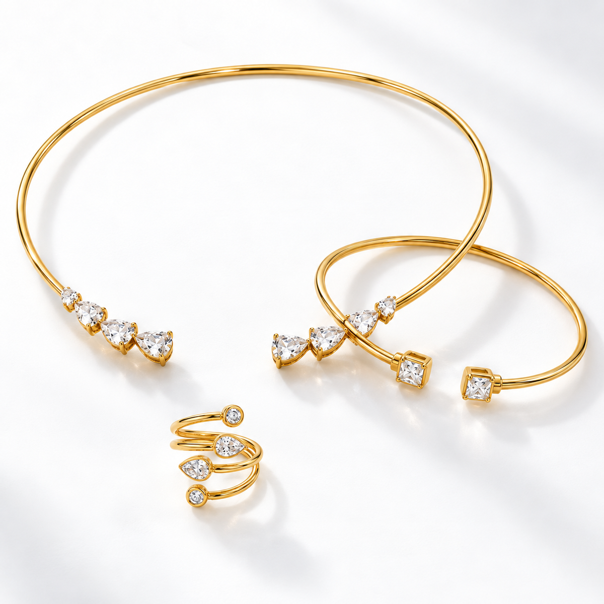 Alisa Twin Set – Schmuckset aus Edelstahl, vergoldet, Halsreif, Armreif und Ring mit Zirkonia
