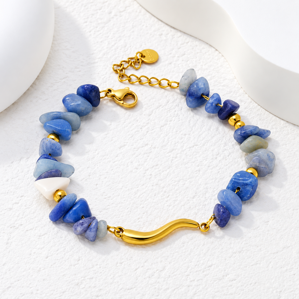 Midnight Moon Armband – Armband aus Edelstahl, vergoldet, blaue und graue Naturstein-Chips – Ansicht 2