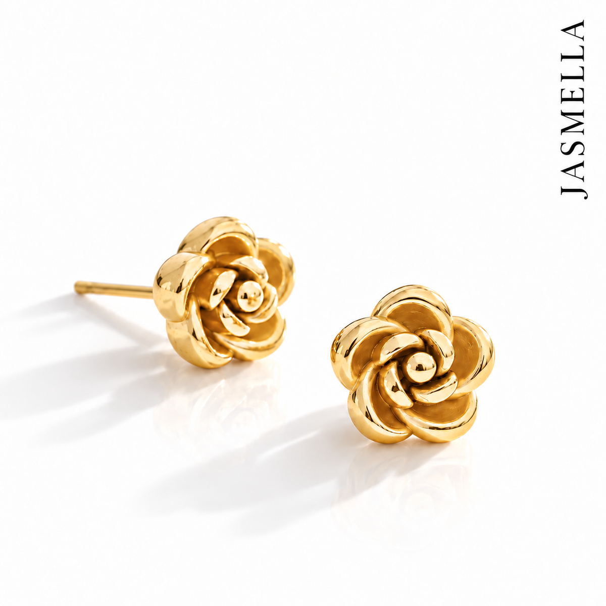 Rosalie Bloom Ohrstecker – Ohrstecker aus Edelstahl, vergoldet, plastisch gearbeitete Rose – Ansicht 3